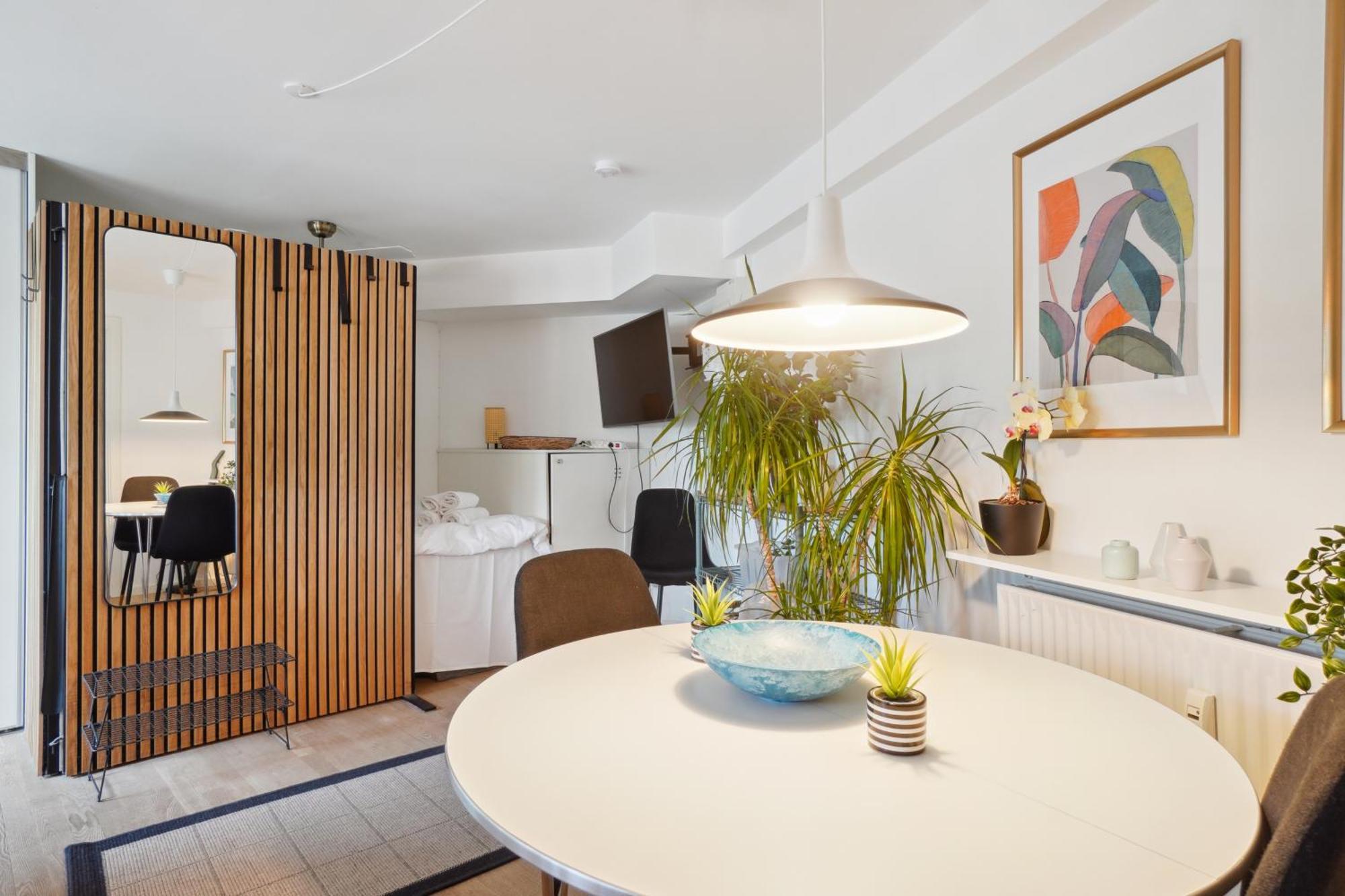 Apartment Minimalistisk Studiolejlighed I Centrum Af *